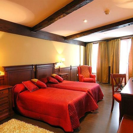 Hostal Santo Grial サンティアゴ・デ・コンポステーラ エクステリア 写真