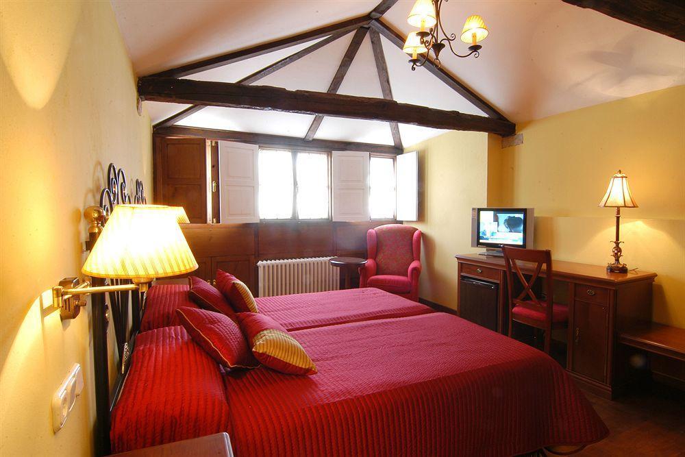 Hostal Santo Grial サンティアゴ・デ・コンポステーラ エクステリア 写真