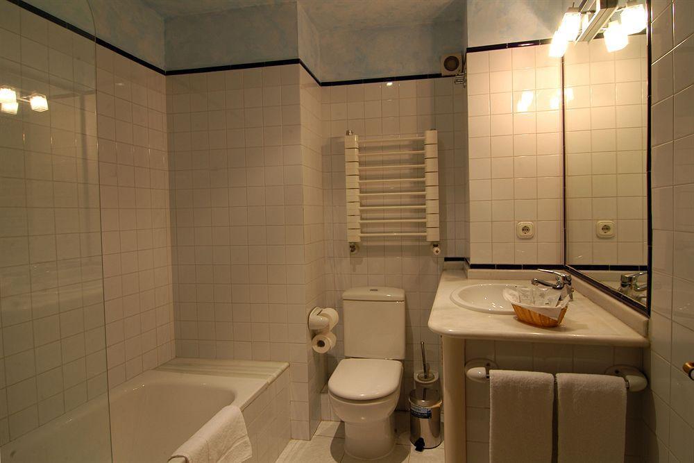 Hostal Santo Grial サンティアゴ・デ・コンポステーラ エクステリア 写真